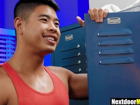 Asian weightlifter gets pounded by well-endowed buddy