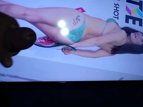 Japanese milf's tribute to solo play