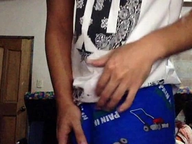 Asian jock's adorable solo performance